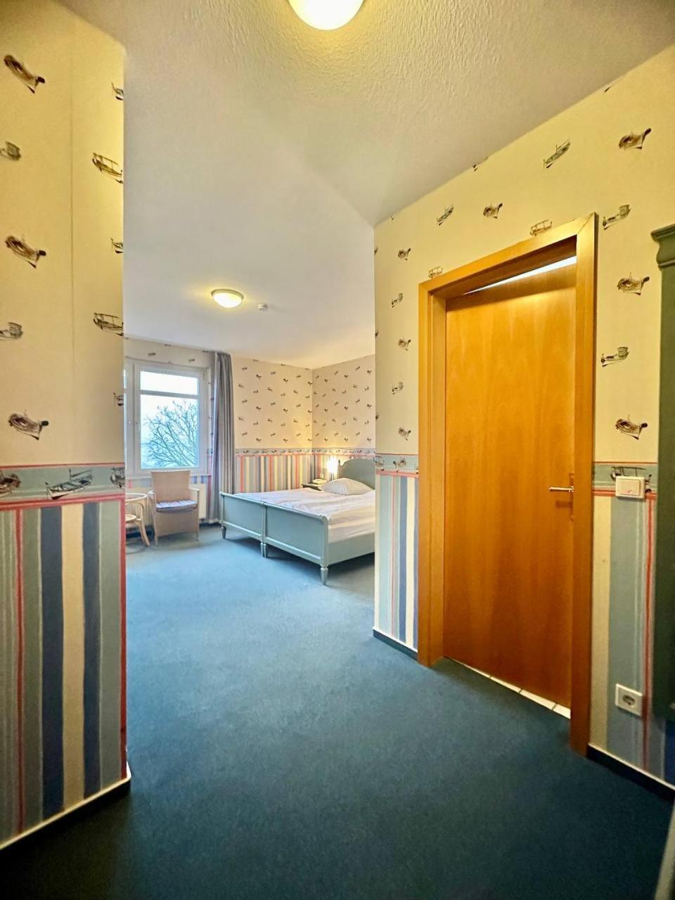 Gaestehaus Weserblick Am Weser-Sandstrand Berne ภายนอก รูปภาพ
