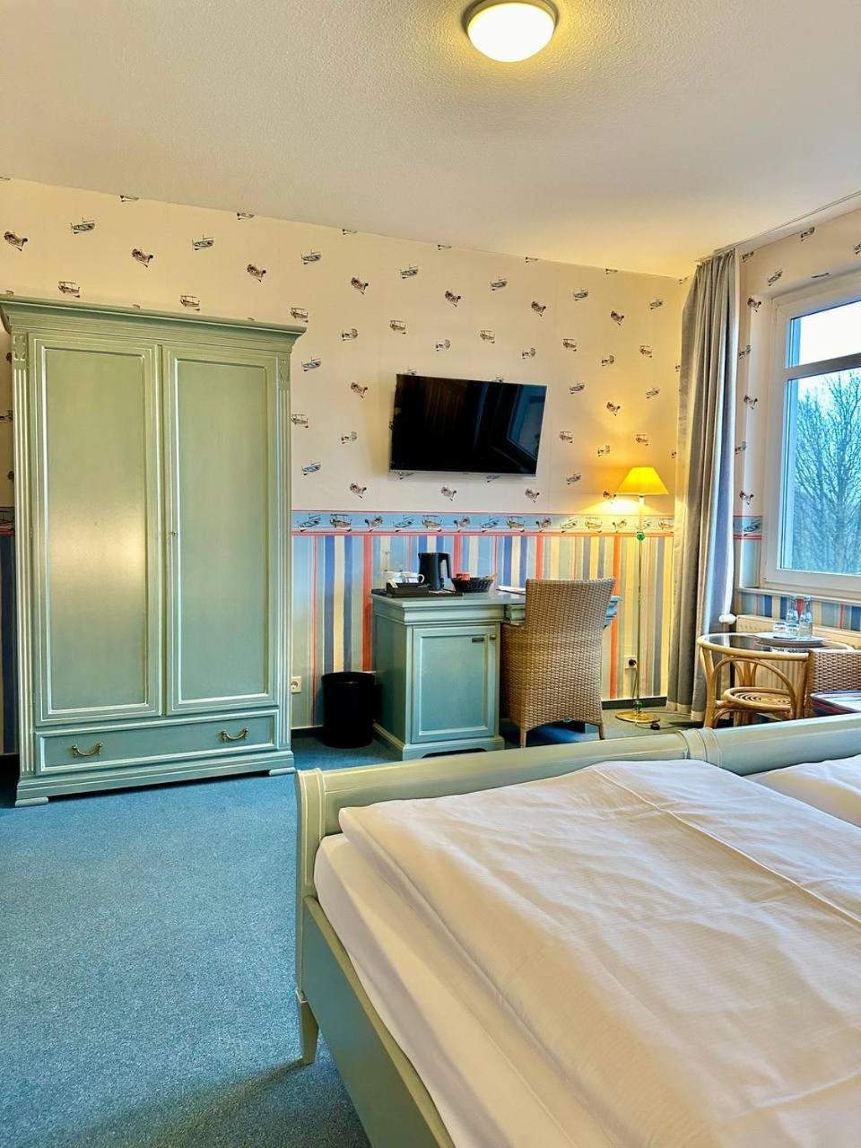 Gaestehaus Weserblick Am Weser-Sandstrand Berne ภายนอก รูปภาพ