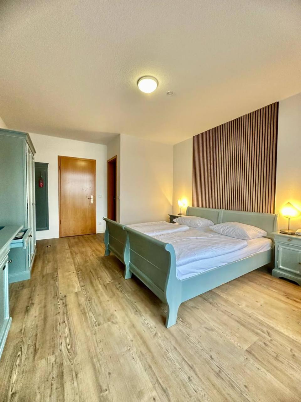 Gaestehaus Weserblick Am Weser-Sandstrand Berne ภายนอก รูปภาพ