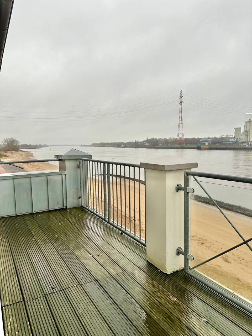 Gaestehaus Weserblick Am Weser-Sandstrand Berne ภายนอก รูปภาพ