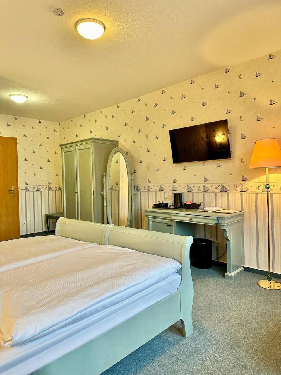 Gaestehaus Weserblick Am Weser-Sandstrand Berne ภายนอก รูปภาพ