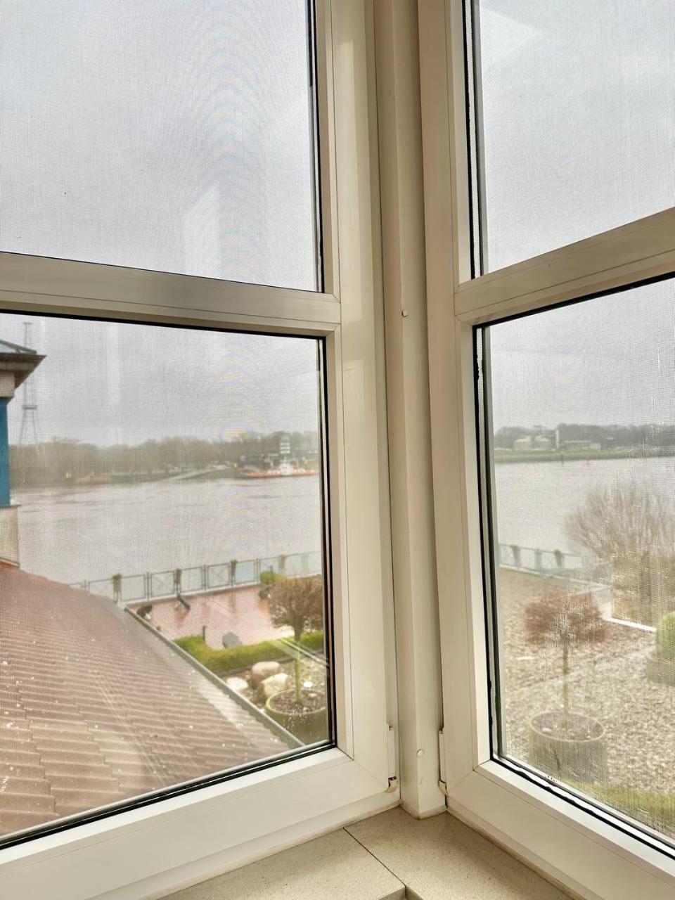 Gaestehaus Weserblick Am Weser-Sandstrand Berne ภายนอก รูปภาพ