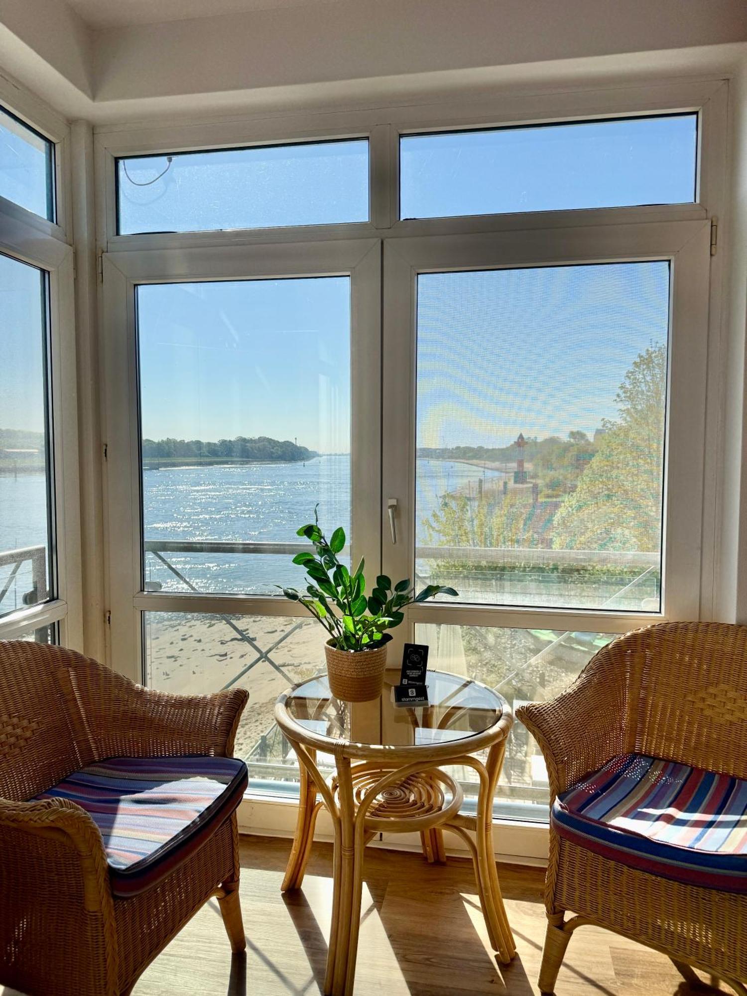 Gaestehaus Weserblick Am Weser-Sandstrand Berne ภายนอก รูปภาพ