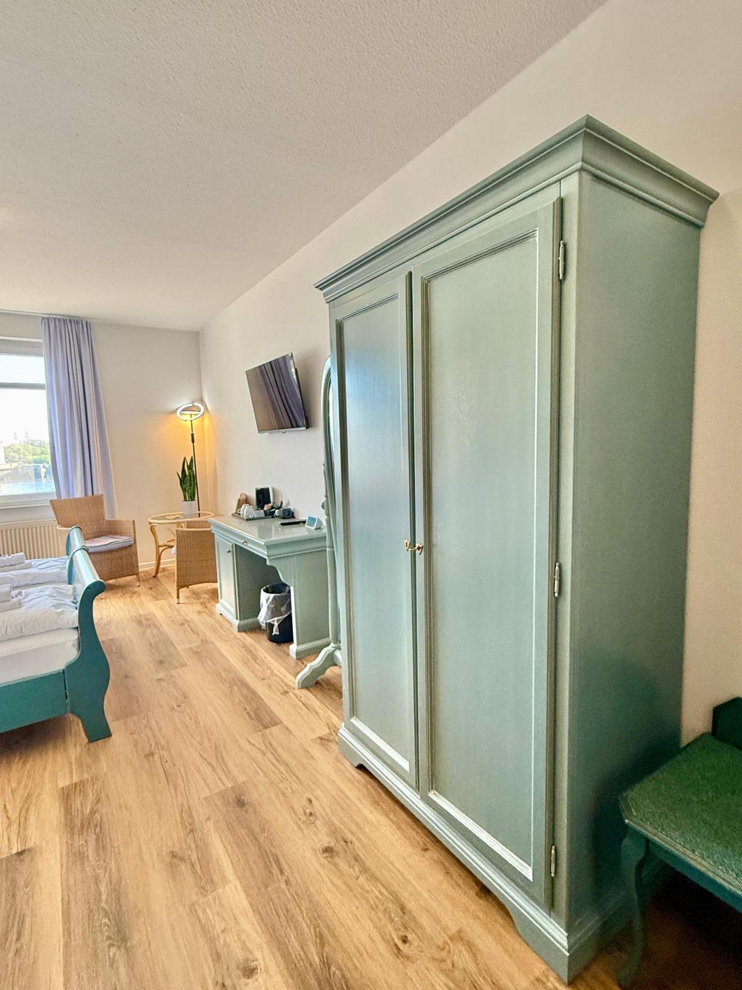 Gaestehaus Weserblick Am Weser-Sandstrand Berne ภายนอก รูปภาพ